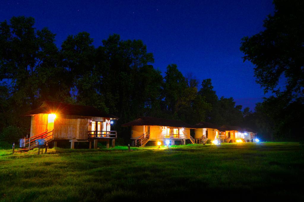 Temple Tiger Green Jungle Resort Kawasoti Exteriör bild